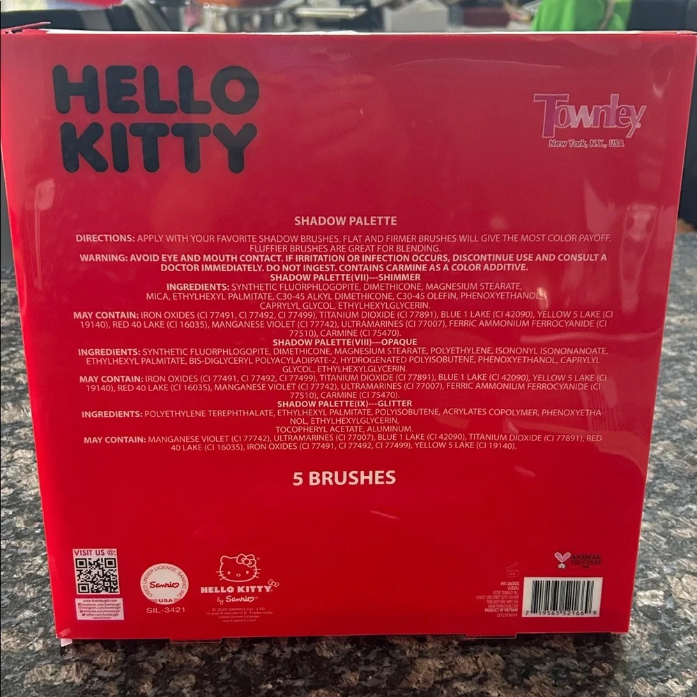 HELLO KITTY SHADOW PALETTE & BRUSHES NWT